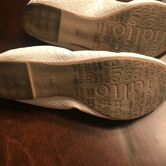 Shoes - Picture 3 of 6